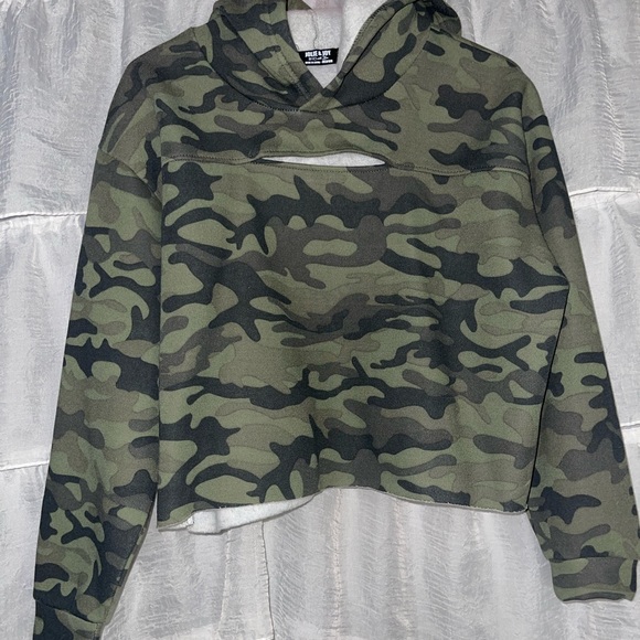 Tops - New crop hoodie